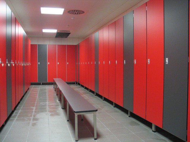 Сантехнические кабины из HPL панелей